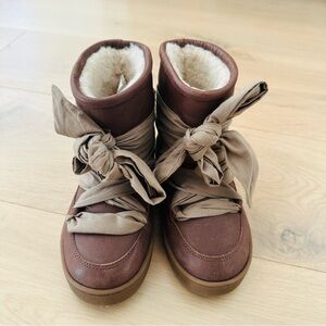 Donsje girls Boots size 11.5